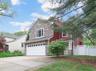 51 Lakeview Dr, Valparaiso, IN 46383