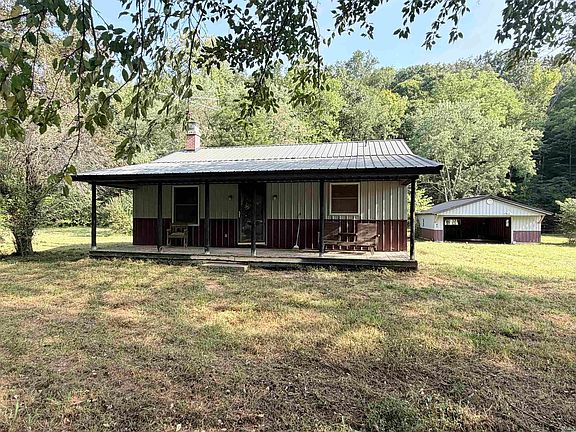 3rd image of 4881 Crooked Creek Rd