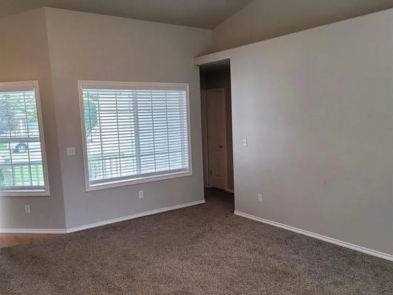 6427 E Dannsmore Dr — Photo 5