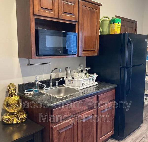 490 Park Ave #5 — Photo 7