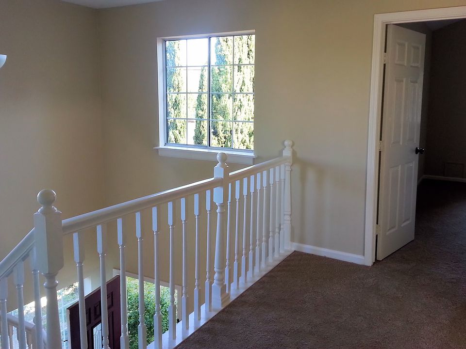 2nd image of 33455 Railroad Ave