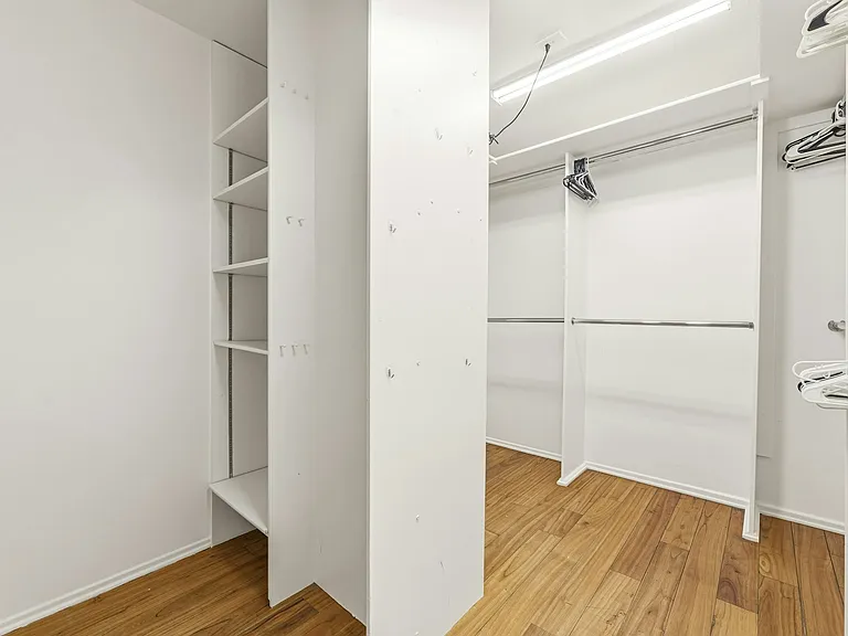 20305 Aetna St — Photo 33