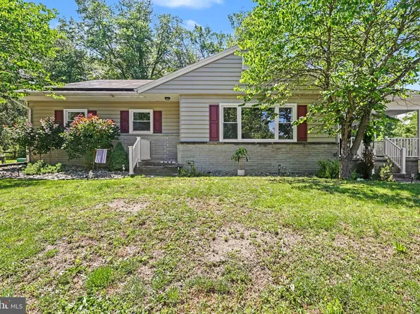 331 Lakewood Dr, Harrisburg, PA 17112