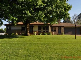 1830 Bluehill Dr NE, Grand Rapids, MI 49525