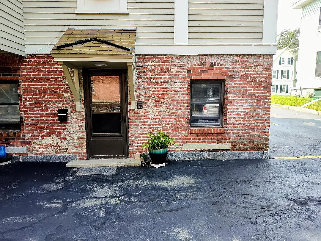 83 Elm St — Photo 3
