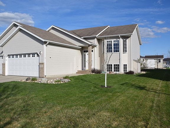 2nd image of 634 Wyndemere Dr
