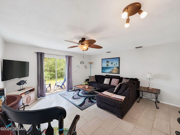 3rd image of 175 Yorktowne Dr APT 11