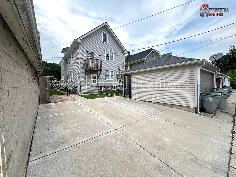 2728 N 47th St — Photo 9