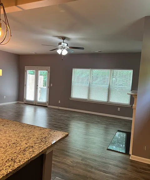 517 Jefferson Chase St SE — Photo 7