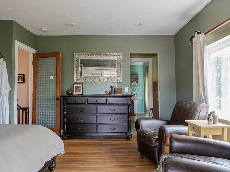 708 Parkman Ave — Photo 7