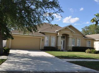 692 Wakeview Dr, Orange Park, FL 32065