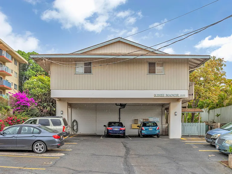2136 Konou Pl #202 — Photo 21