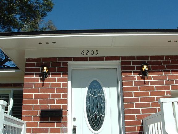 2nd image of 6205 Pine Cove Ln