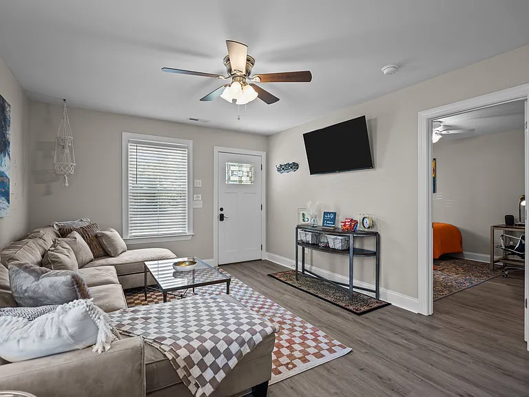 1215 Wooster St — Photo 14