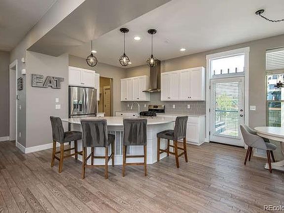 3rd image of 5524 N Uinta St
