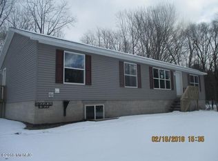 2008 S Sullivan Rd, Ravenna, MI 49451