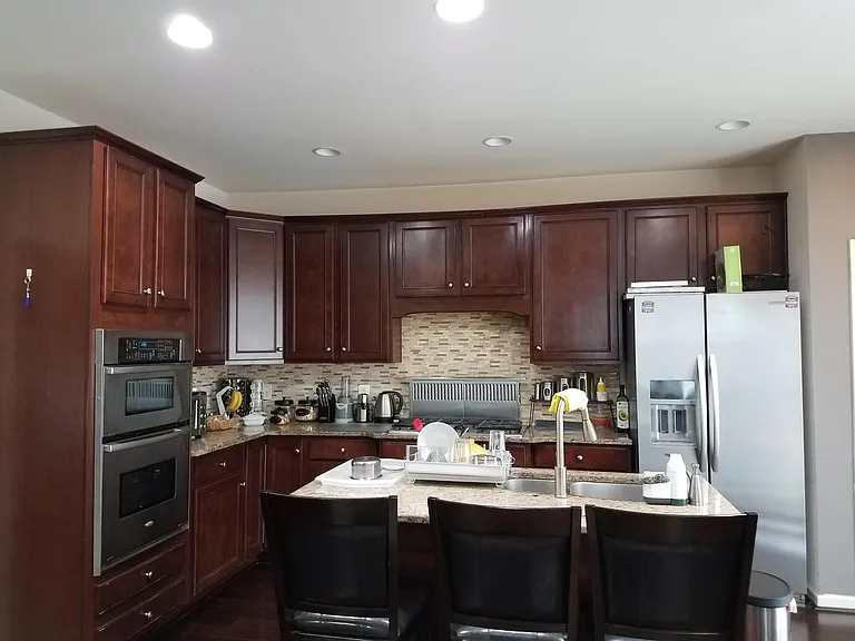 25100 Croxley Green Sq — Photo 9