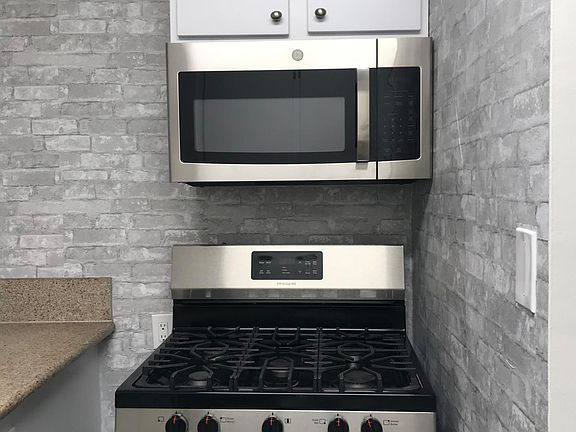 3rd image of 807 N Edinburgh Ave #6