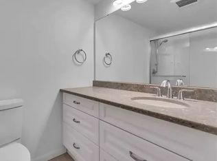 165 Ontario St #906, Kingston, ON K7L2Y6