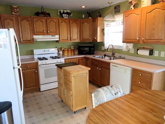 2nd image of 1209 Avenue B
