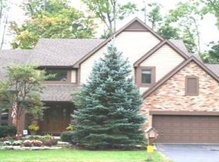 5548 Caplestone Ln, Dublin, OH 43017