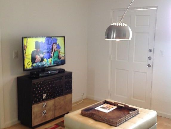 5th image of 821 Collins Ave APT 303
