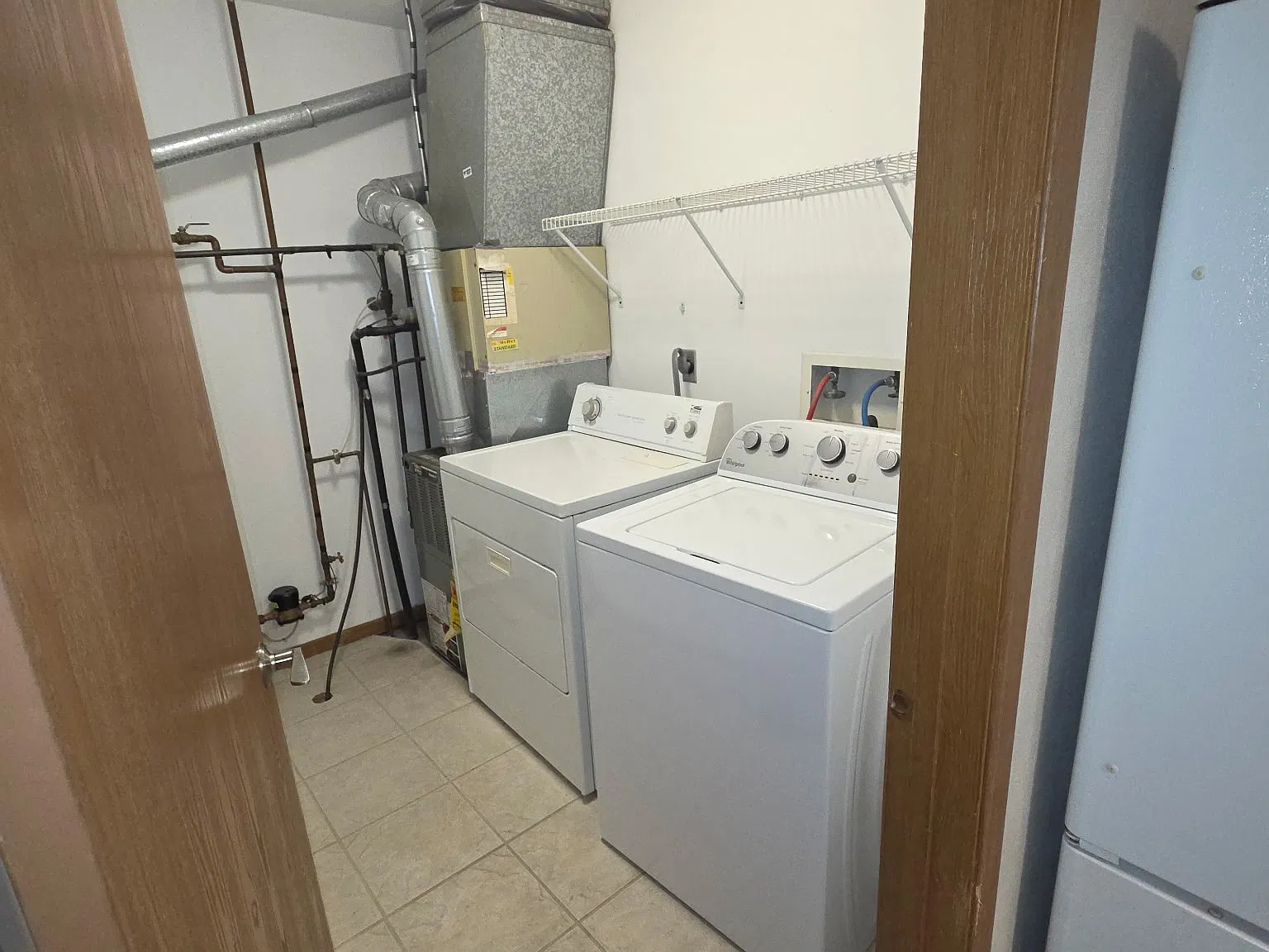 2 bed, 1400 sqft, $1,600 — Photo 2