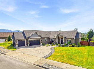 162 Mountain Crest Ln, Eatonville, WA 98328