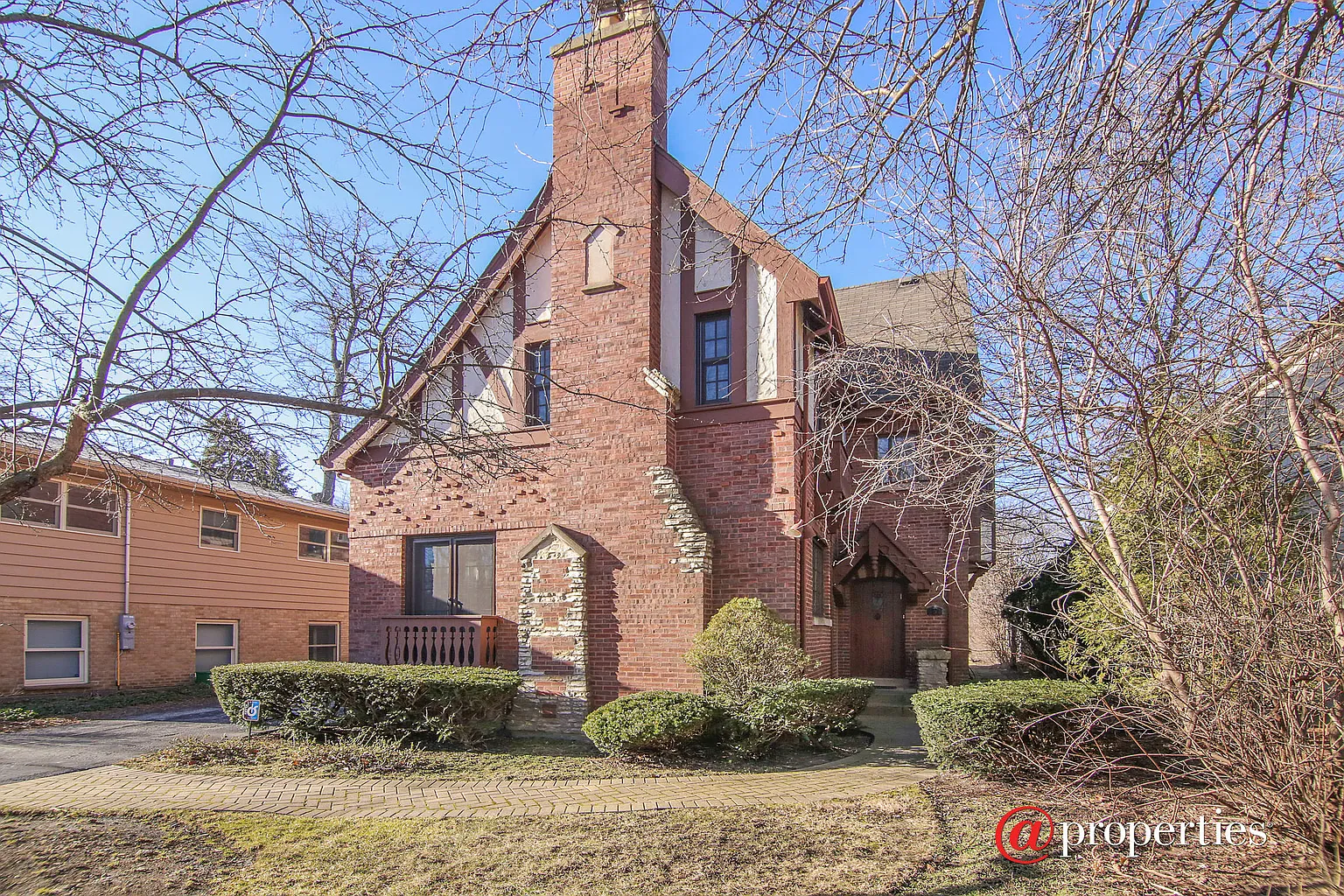 904 Judson Ave photo 1