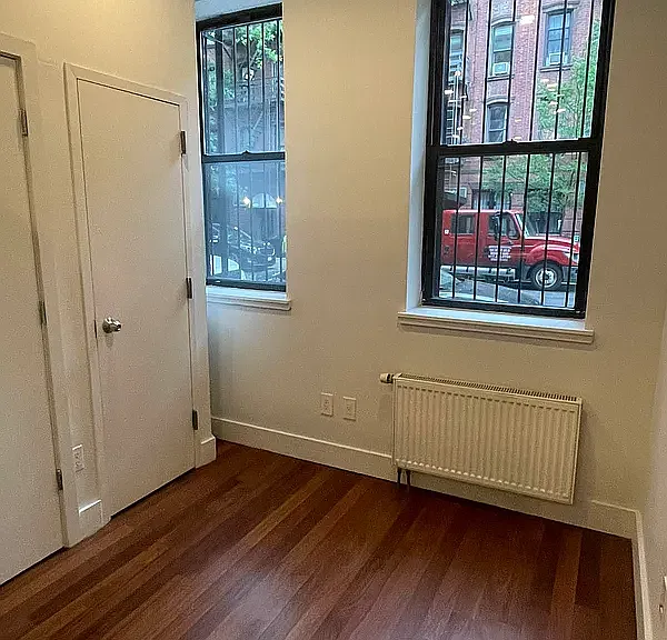 515 E 5th St #1D — Photo 2