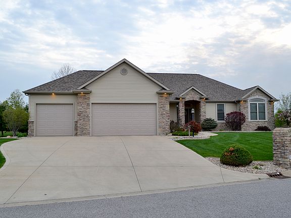 3rd image of 57809 Hillside Dr