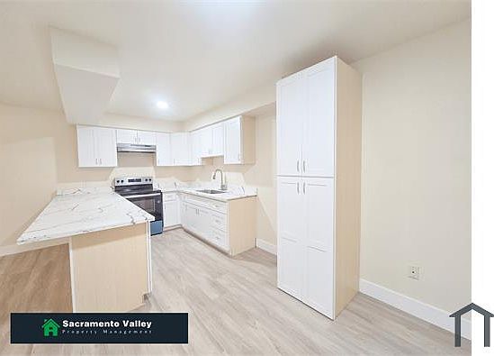 3rd image of 4261 Sweetwater Ave #3