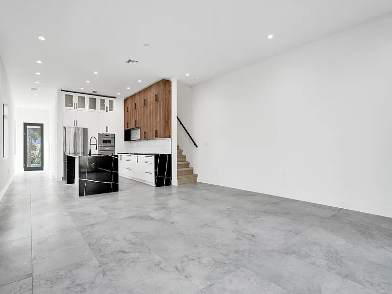 604 SW 7th Ave — Photo 19