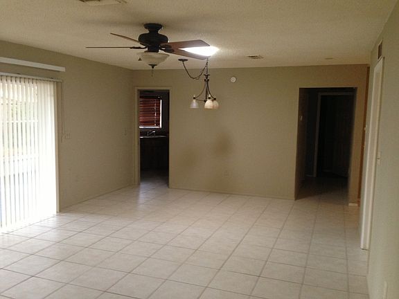 4th image of 1808 Grove Valley Ave