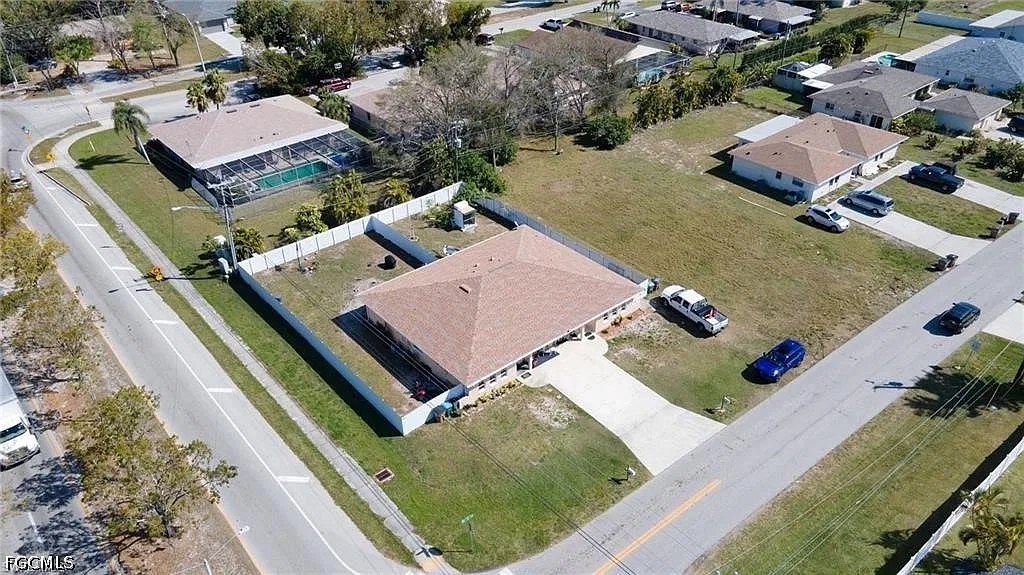 3 bed, 2.0 bath, 1250 sqft, $1,600 — Photo 1