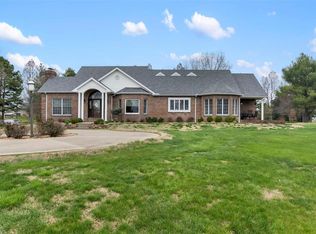 321 Oakshire Dr, Cape Girardeau, MO 63701