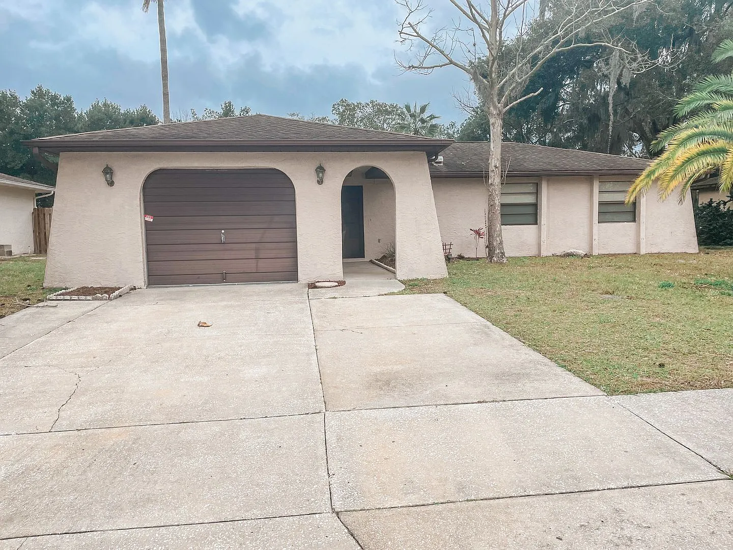 Beautifully updated 2/2, Available Now! — Photo 3
