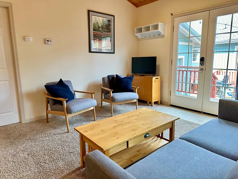 1820 Astor Ave #B — Photo 5