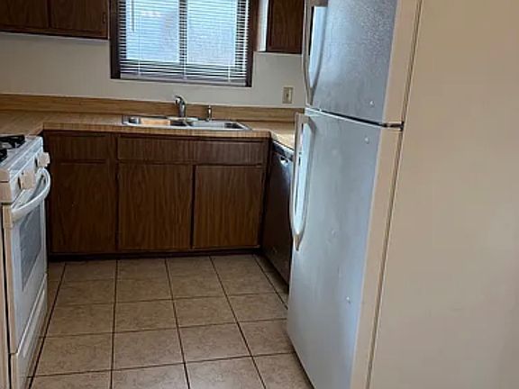 4th image of 15725 Thomas Ln #3BL