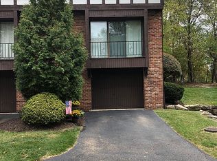 420 Allenberry Dr, Pittsburgh, PA