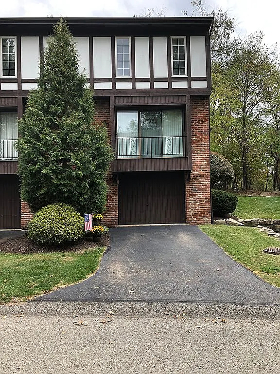 420 Allenberry Dr photo 1