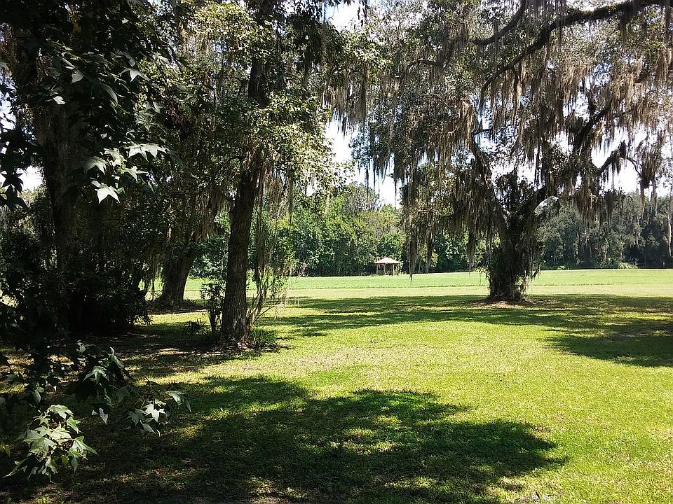 2nd image of 2190 Fort Lane Rd