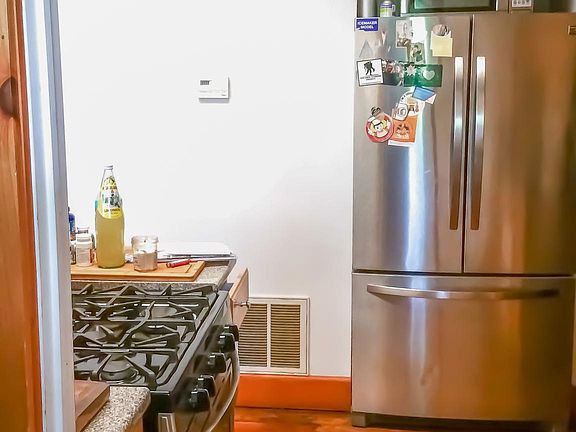 4th image of 240 Hudson St #1
