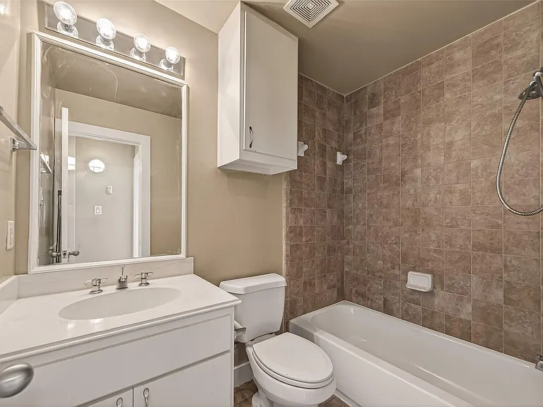 5941 S Loop E Fwy #104 — Photo 21