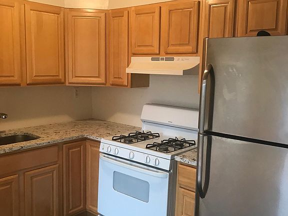 2nd image of 381 Huntington Ave
