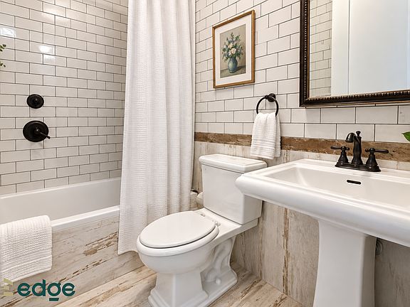 4th image of 305 Grand St APT 3F
