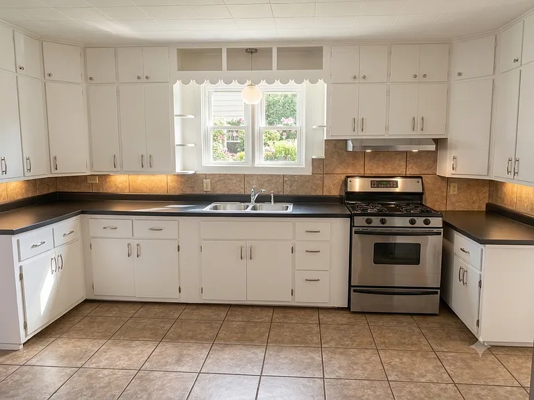 403 McKinley Ave — Photo 2