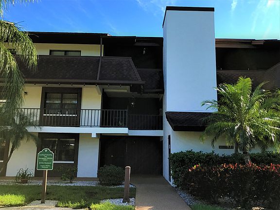 2nd image of 6028 Oak Creek Ln