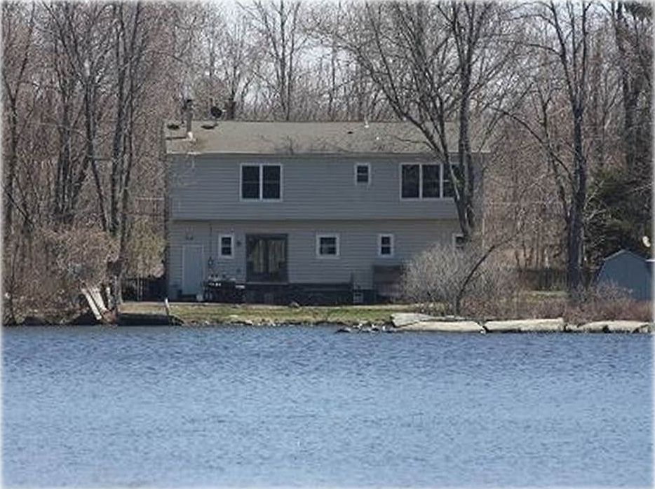 1st image of 69 Barry Dr N