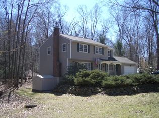 42 Wildwood Dr, Poughkeepsie, NY
